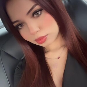 mfc sofia_570 webcam profile pic via glamcambabes.com