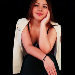 mfc Zuzu_sweet webcam profile pic via badgirlwebcam.com