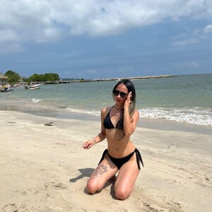 mfc Alana_pherson webcam profile pic via bestlivesexchat.com