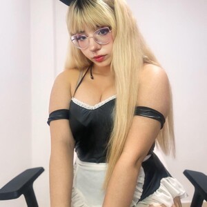 mfc MelodyDottie webcam profile pic via newporncams.com