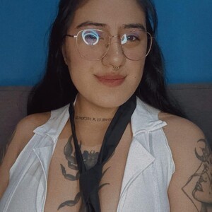 mfc Gabby_mendez webcam profile pic via sexlivecamsites.com