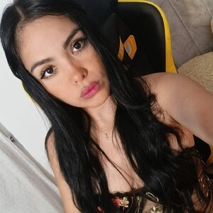 onaircams.com Emilylittle__ livesex profile in cute cams