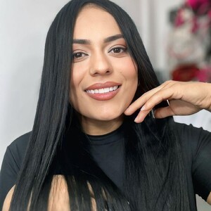 mfc Lola_star10 webcam profile pic via amateursex-livecam.com