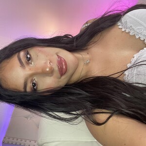 mfc Daniela_Henao webcam profile pic via privat-livecam.com