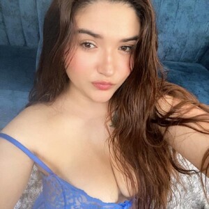 mfc Eva_karina4 webcam profile pic via iluvcams.com