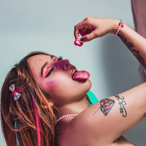 mfc Anto_kira webcam profile pic via pornsexycams.com