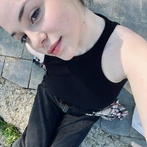 mfc Little_Blush webcam profile pic via mega-camsex.com