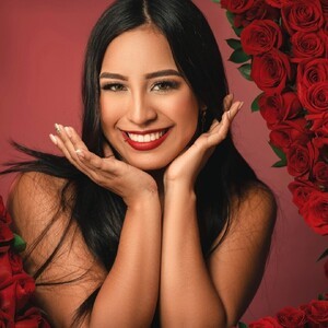 mfc Monroee webcam profile pic via cam-performer.com