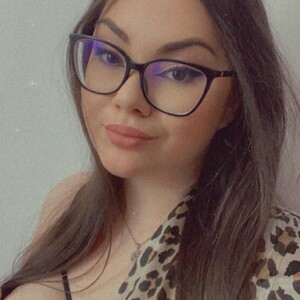 mfc OliviaJenner webcam profile pic via sexlivecamsites.com