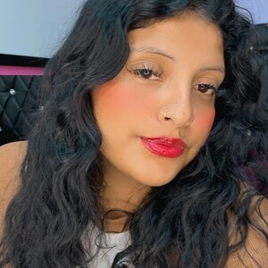 mfc LarisaCute webcam profile pic via bestlivesexchat.com