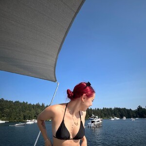 mfc Velveet webcam profile pic via pornsexycams.com