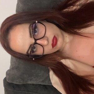 mfc KellyCoxx69 webcam profile pic via myliveeroticcams.com