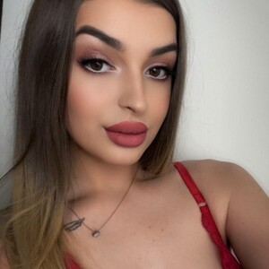 mfc Sophie_Dream webcam profile pic via glamcambabes.com