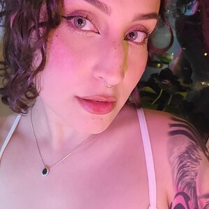 mfc BaeRose webcam profile pic via glamcambabes.com