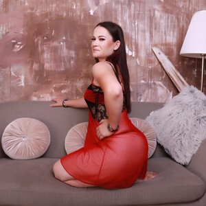 mfc Ariagrayx webcam profile pic via glamcambabes.com