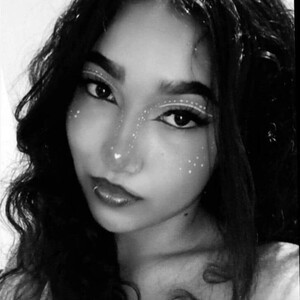 mfc Violeta_2x webcam profile pic via sexcam-girls.com