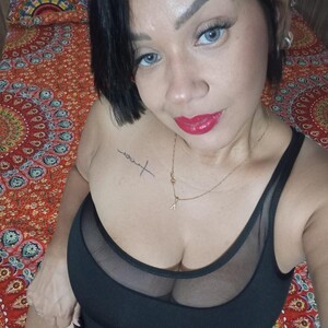 mfc Sasha_boobs31 webcam profile pic via myliveeroticcams.com