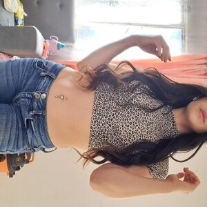 mfc A_g_b webcam profile pic via iluvcams.com