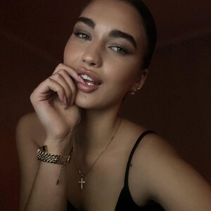mfc LilaSin webcam profile pic via sexlivecamsites.com