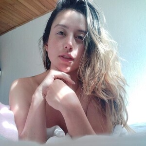 mfc Allieemod webcam profile pic via mega-camsex.net