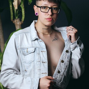 mfc Alex_Noa webcam profile pic via iluvcams.com