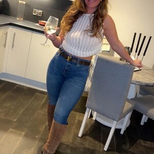 mfc GlasgowLori webcam profile pic via newporncams.com