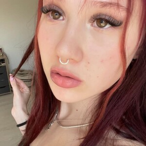 mfc Uwu_nika18 webcam profile pic via sexlivecamsites.com