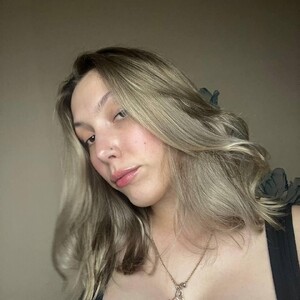 mfc LexiLuna_ webcam profile pic via xxx-topcamgirls.com