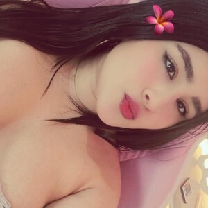 mfc Malu_ webcam profile pic via glamcambabes.com
