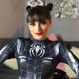 mfc Lucy_hess webcam profile pic via cheapadultsexcams.com
