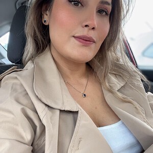 mfc JuliRojas webcam profile pic via xxx-topcamgirls.com