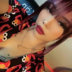 mfc Misscandy_13 webcam profile pic via iluvcams.com