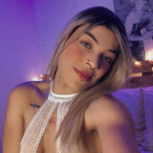 mfc Dannyhott webcam profile pic via bestlivesexchat.com