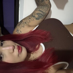 mfc Alissonred webcam profile pic via amateursex-livecam.com
