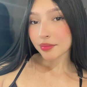 mfc MadiFerreira webcam profile pic via amateursex-livecam.com