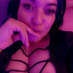 mfc Andreacohenz webcam profile pic via sexlivecamsites.com