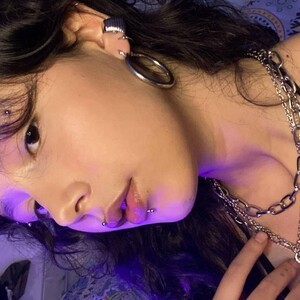 mfc Goddess_vee_ webcam profile pic via bestlivesexchat.com