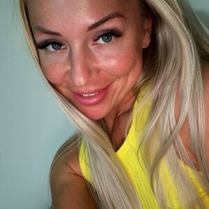 amateur porn online BlondeHotttie