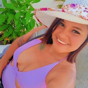 mfc Kary_garcia webcam profile pic via xxx-topcamgirls.com