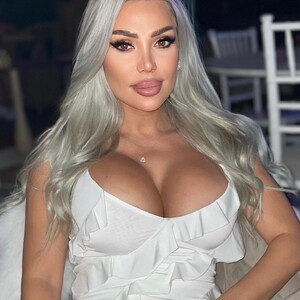 mfc Dr_Barbie webcam profile pic via watchgirlcam.com