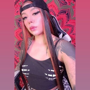 mfc Lunelle webcam profile pic via watchgirlcam.com