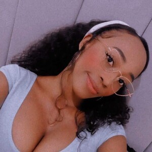 mfc Danik_Adams webcam profile pic via cheapadultsexcams.com