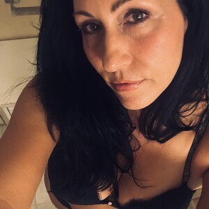 mfc Cougar_Vibes webcam profile pic via 247camsex.com