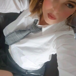 mfc LizzyMontana webcam profile pic via newporncams.com