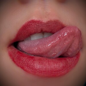 mfc VelvetBoundxx webcam profile pic via glamcambabes.com