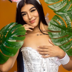 mfc Parisvillegas webcam profile pic via glamcambabes.com
