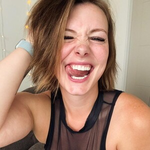onaircams.com ThatGrlParise livesex profile in thick cams
