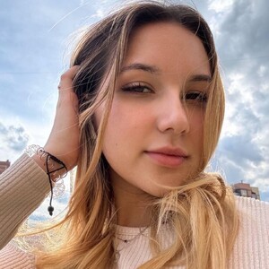 online chatting MercedesRobin