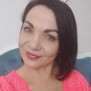 mfc LeliaRoss webcam profile pic via sexlivecamsites.com