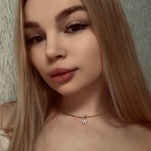mfc MavkaXX webcam profile pic via amateursex-livecam.com